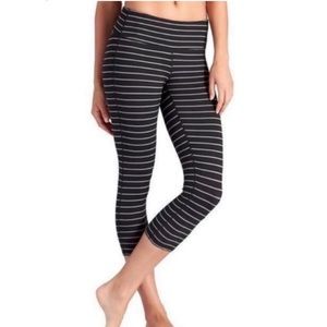 Athleta Chataranga Striped Cropped Leggings XS Black Gray Stripes